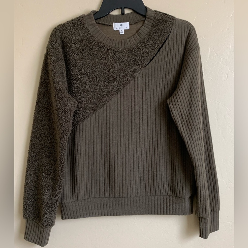 Socialite Mixed Media Womens Sweater